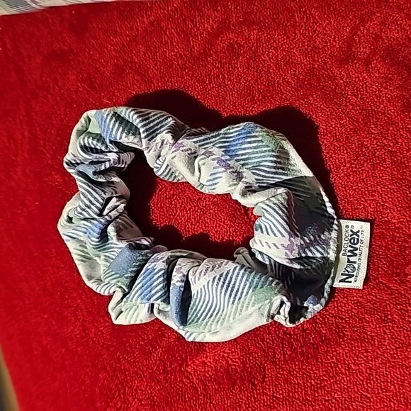 Norwex Wristlet & Hair Accessories - Picture 2 of 4